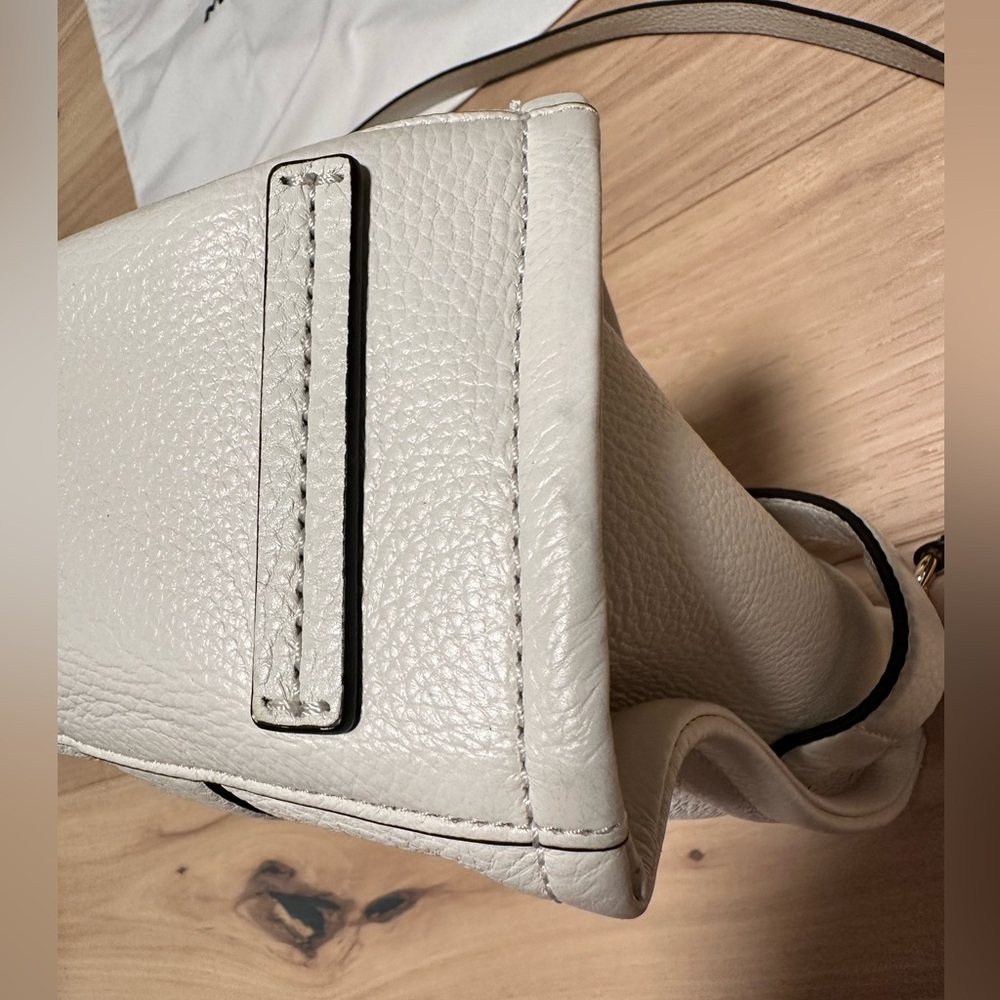Marc Jacobs | The Tote Bag | White | Leather | Medium Bag | EUC - Picture 11 of 16